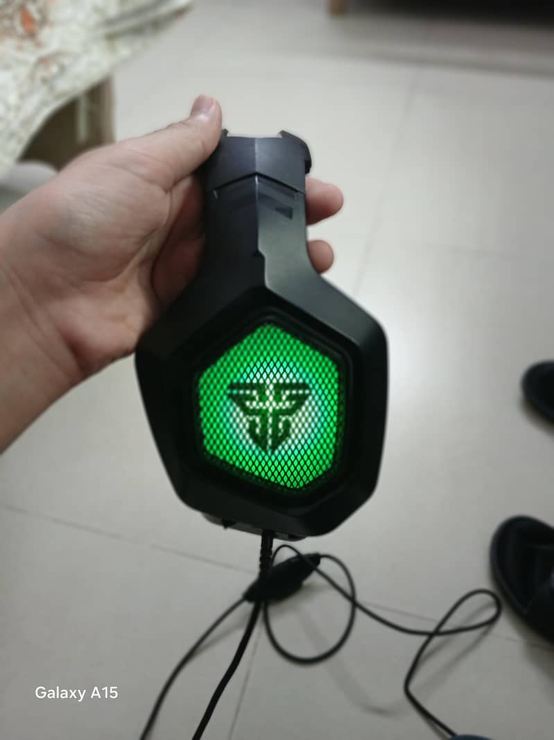 Gaming headphones rgb fantech mh83 1