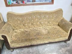 sofa seller