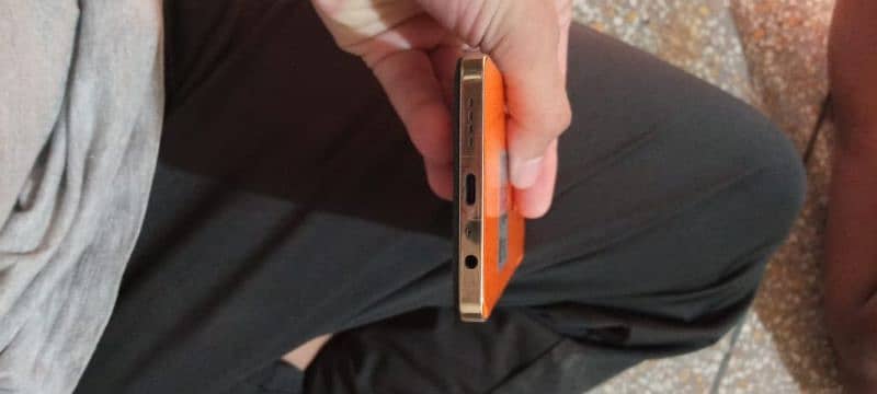 Infinix Note 30 with complete box 3