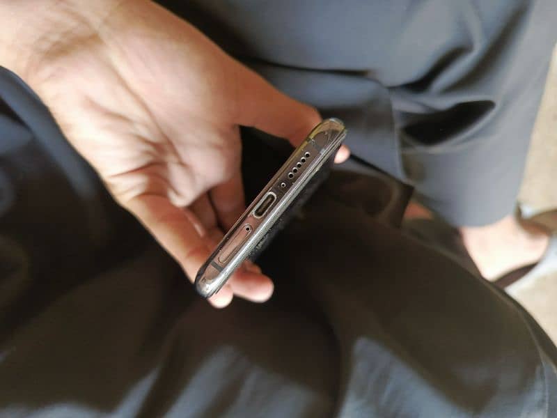 Mi 10 t. 8.128 . only back break . No issue . Pta approved 3