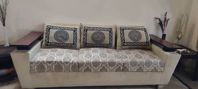6 seater sofa for sale only one year use