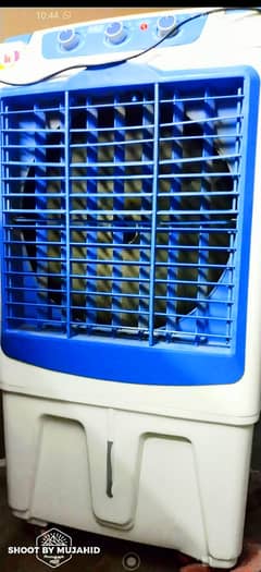 Plastic cooler full new condition o31978374o4