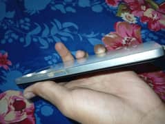 Infinix hot 30     8*8/128