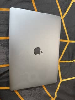 M1 pro 13 inch 1tb ssd and 16gb ram with original box