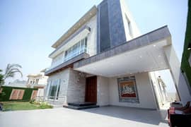 1 Kanal Beautiful House in Phase 8