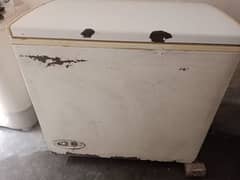 Urgent sale Dawlance freezer in discounted price