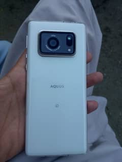 sharp Aquos r6