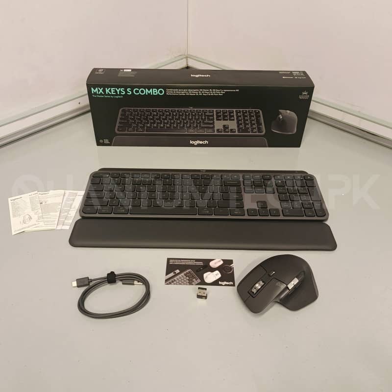 Logitech MX Keys S Keyboard & MX Master 3S Mouse Combo Box Packed 1