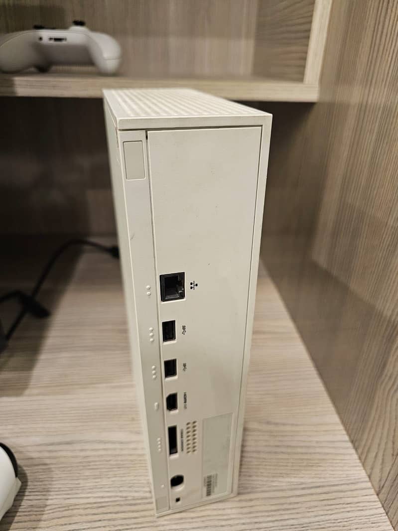 Series S 512 gb with 2 controllers and box 2