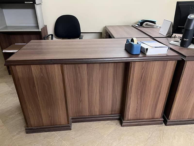 office computer table And drawers 1