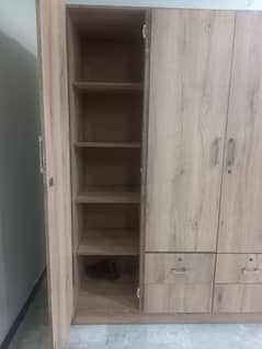 7  feet 5 inch wardrobe