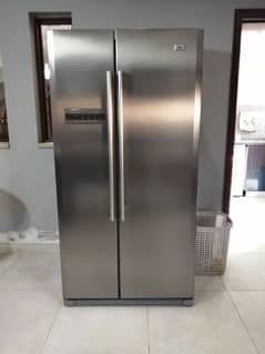 double door fridge in new condition