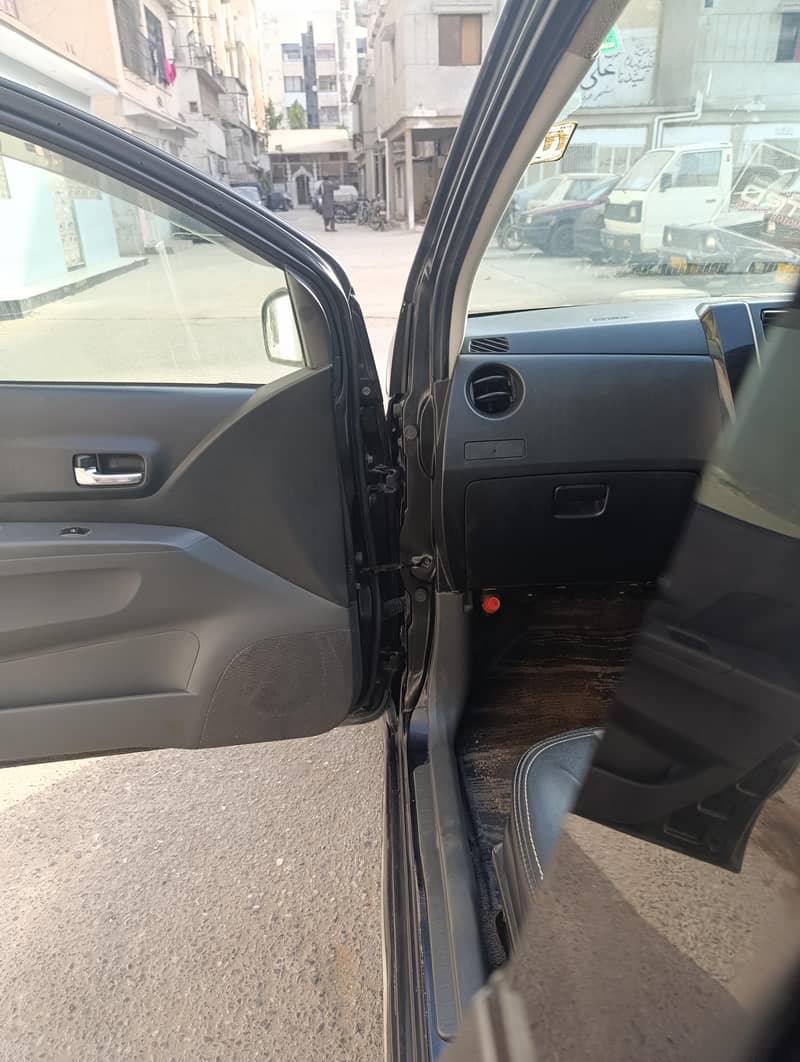 Daihatsu mira 1