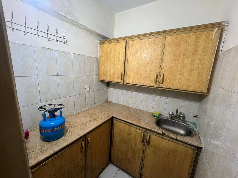 GPO Murree hotel 14 rooms attached bath furnished gas water supply 15