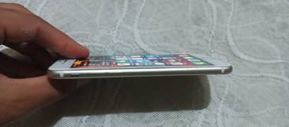 Apple iPhone 7