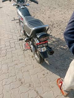 Honda 125 Black