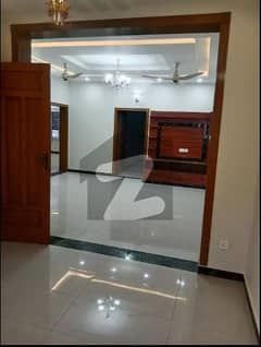ROOM FOR RENT IN G13 ISB. STUDENTS AND WORKING MALE ONLY. ALL BILLS INCLUDE IN RENT