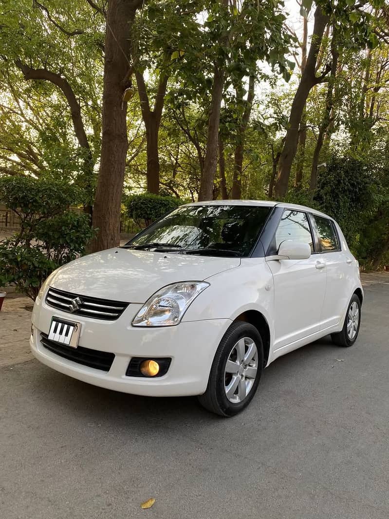 Suzuki Swift dlx 1.3 navigation 0