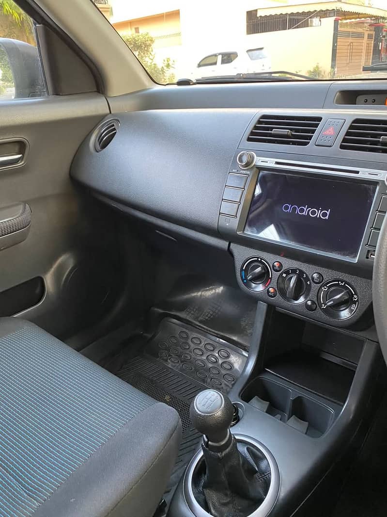 Suzuki Swift dlx 1.3 navigation 7