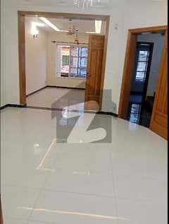 ROOM FOR RENT IN G-13. BEST FOR JOB HOLDER AND STUDENTS BOYS. G-13 ISB
