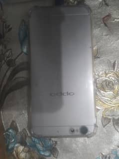 10/6 condition ha camera acha ha box nhi ha only mobile phone