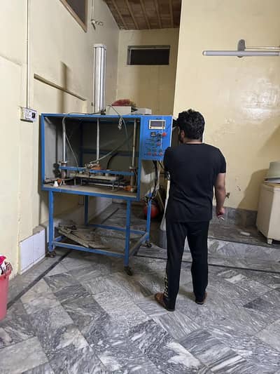 Heat sealing machine