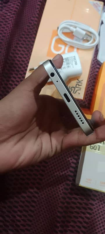 Techno spark go 1    4+4/64 7