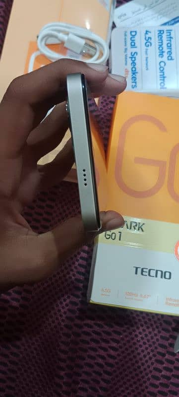 Techno spark go 1    4+4/64 8