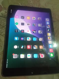 Ipad 8th generation 128gb with box and cable