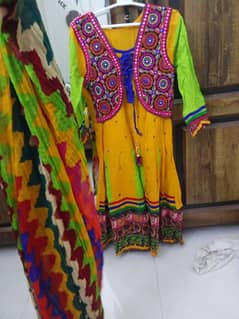 I'm selling my shirt and dupatta