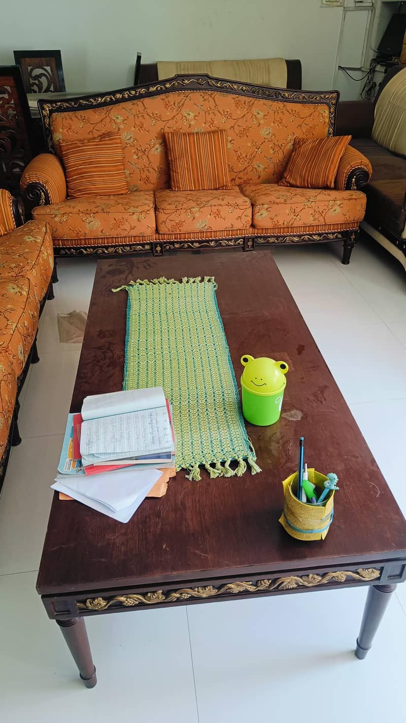 Complete sofa set for sell. large size sofa seater with Deewan n table 1