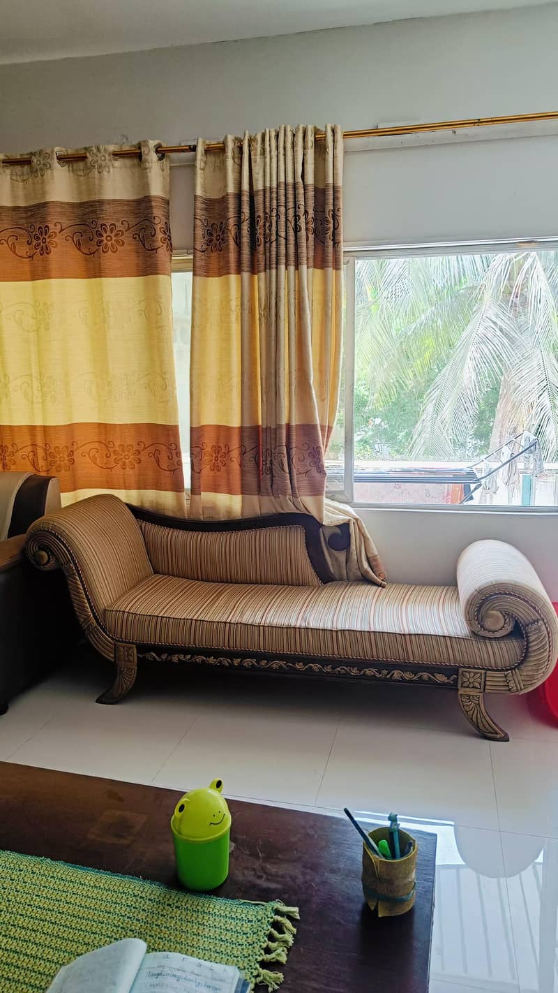 Complete sofa set for sell. large size sofa seater with Deewan n table 3