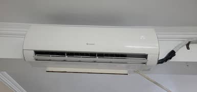 GREE INVERTER HEAT & COOL FOR SALE