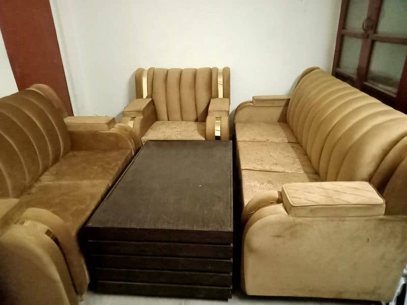 sofaset with table 0
