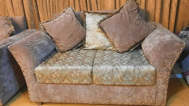1 sofa Set 1 large 4 side tables 3