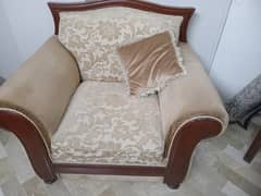 Excellent condition 7 seat sofa set.
