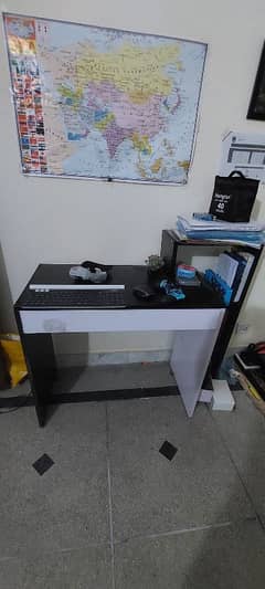 computer table and chair