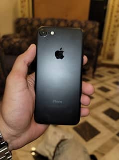 I phone 7 32 GB Non PTA 2 month sim time