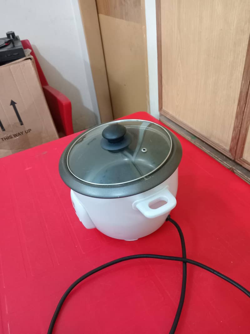 Kitchen Perfected 0.8 Litre / 4 Cups Electric Rice Cookerg 9