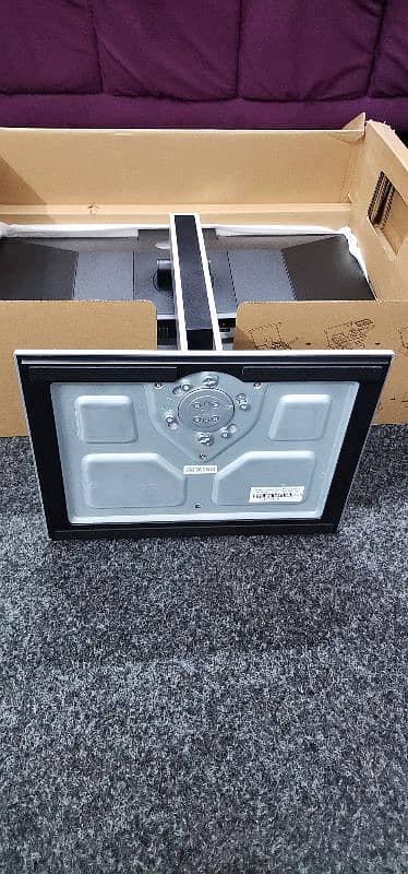 HP 24" E24m G4 FHD Conferencing Monitor USB-C 1