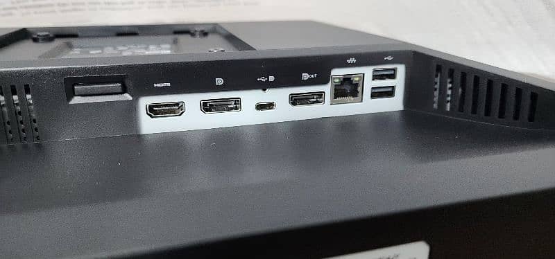 HP 24" E24m G4 FHD Conferencing Monitor USB-C 12