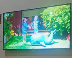AKIRA GENUINE SMART TV.