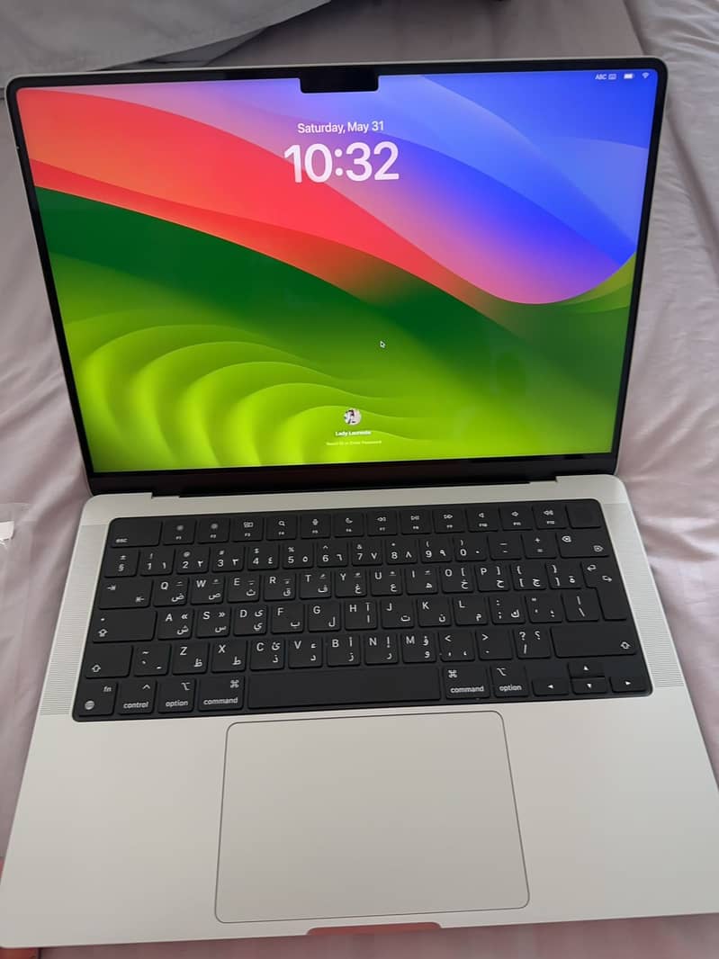 Apple M1 Max (10-core CPU, 32-core GPU) 14 inches 0