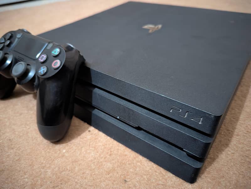 PS4 pro 1 TB & Orignal Controller 1