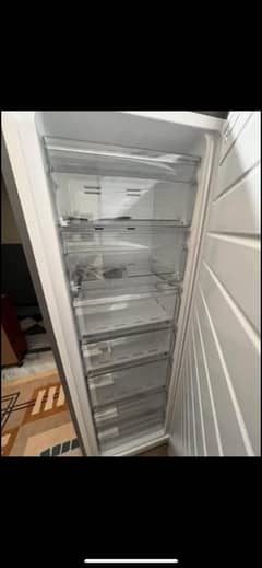 SIGNATURE UPRIGHT FREEZER SFV-SY45AM —Single Door