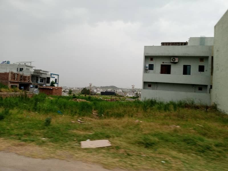 Beautiful Location Plot 13