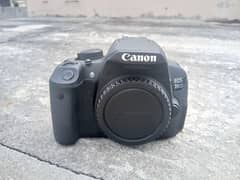 Canon EOS 700D with 18-55mm stm kit lens.