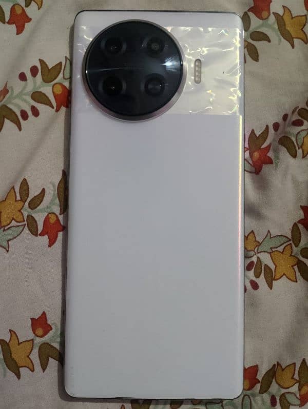Techno spark 20 pro+ 8x8 Memory 128gb storage 4