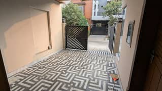Canal road Saeed colony 15 Marla upper porstion for rent