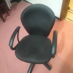 6 months used office chair for sale